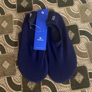 💧 WateLves Water Shoes – Navy – Size 42/43 – New With Tag